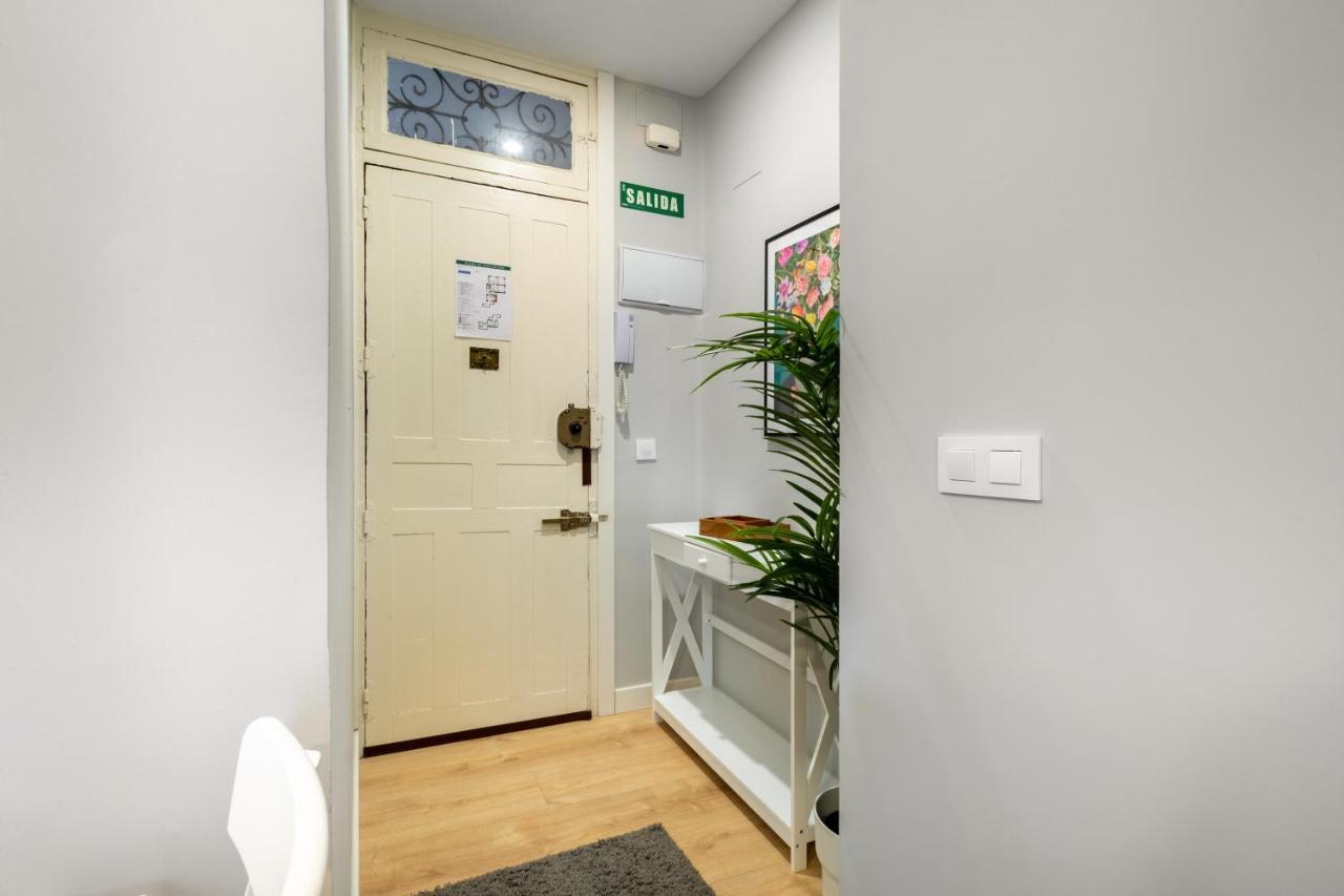 2 Bedrooms 1 Bathroom Furnished - Lavapies - Modern - Mintystay Madrid Bagian luar foto